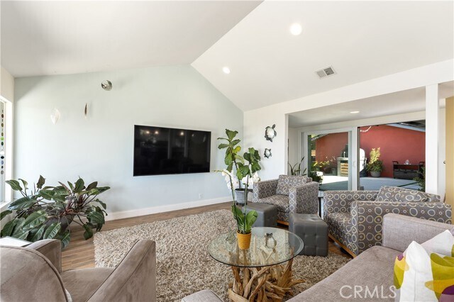 Building Photo - 723 Avenida Presidio