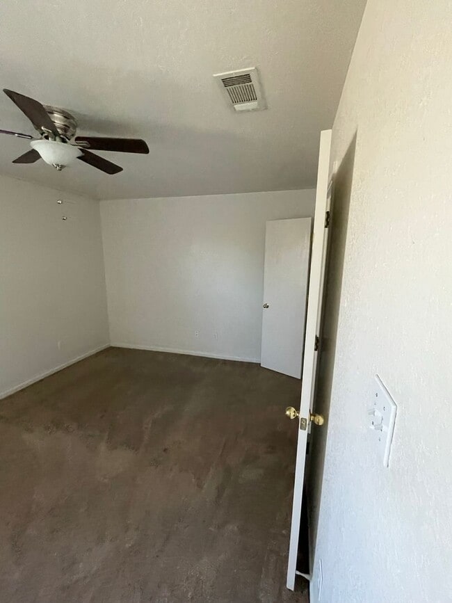 Building Photo - 1615 Yuma Trail