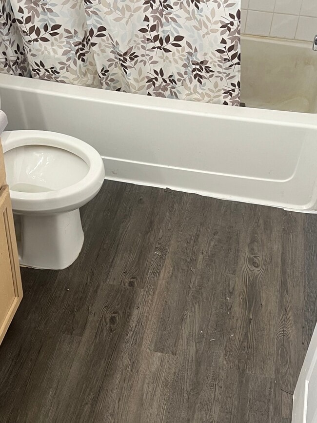 Building Photo - 518 Hope St