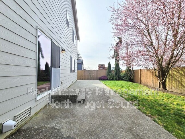 Building Photo - 8327 10th Pl SE