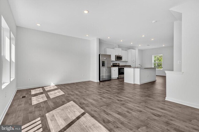 Building Photo - 2604 Cougar Ln