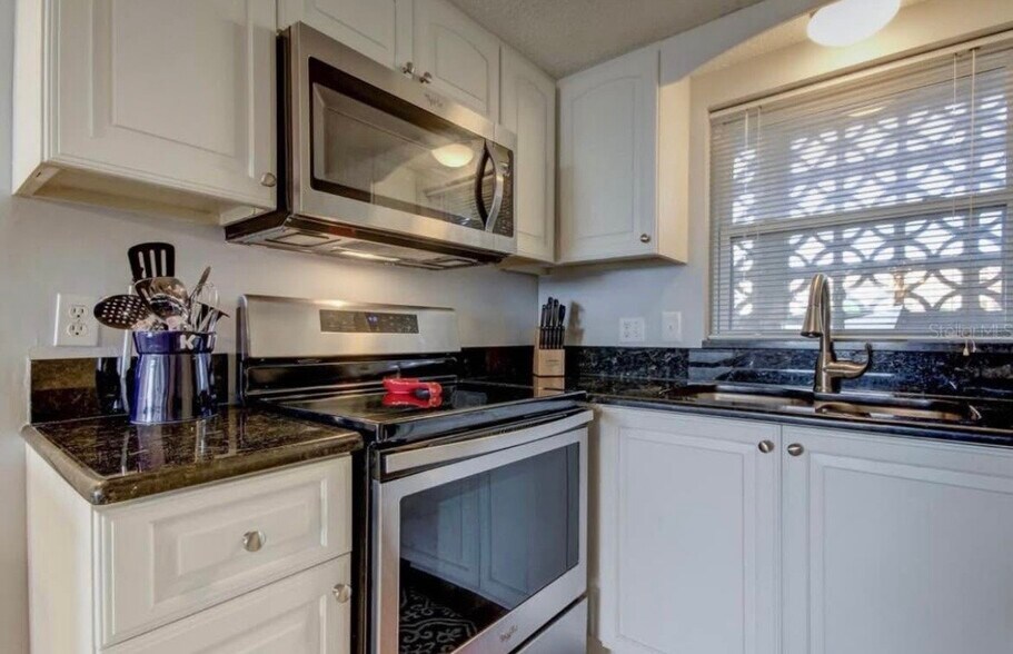 Building Photo - 9 Forbes Pl