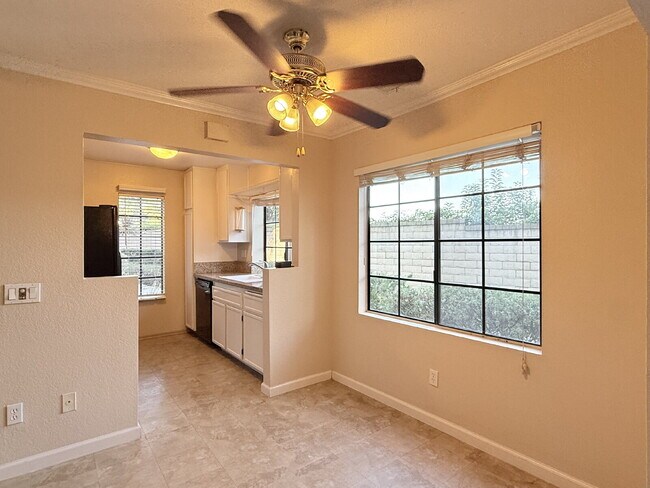 Building Photo - Inviting Rancho Peñasquitos Condo with Poo...
