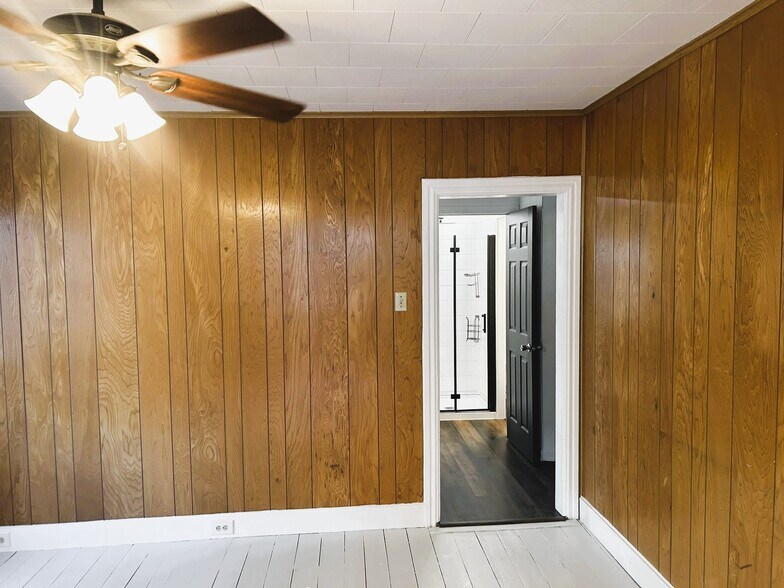 Building Photo - 241 Market St