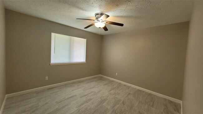 Building Photo - 16818 Dutch Ridge Dr