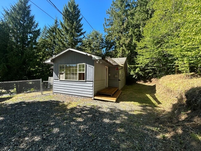 Primary Photo - Two Bedroom One Bathroom House for Rent wi...
