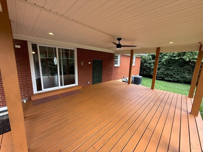 Building Photo - REMODELED 4-BEDROOM HOME W/FENCED YARD