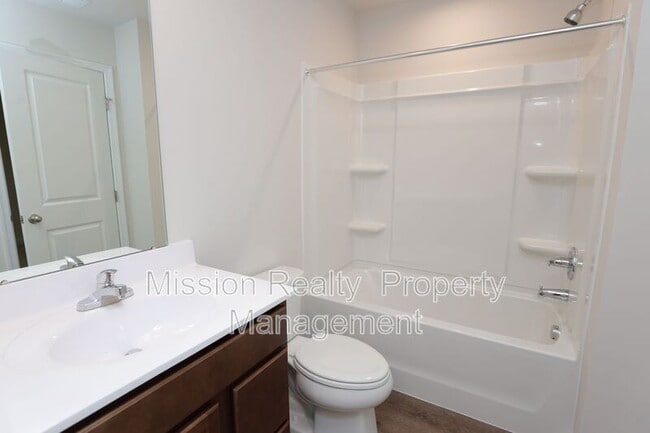 Building Photo - 1164 Canterbury Rdg Rd