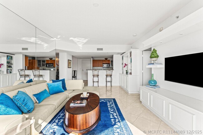 Building Photo - 1551 N Flagler Dr