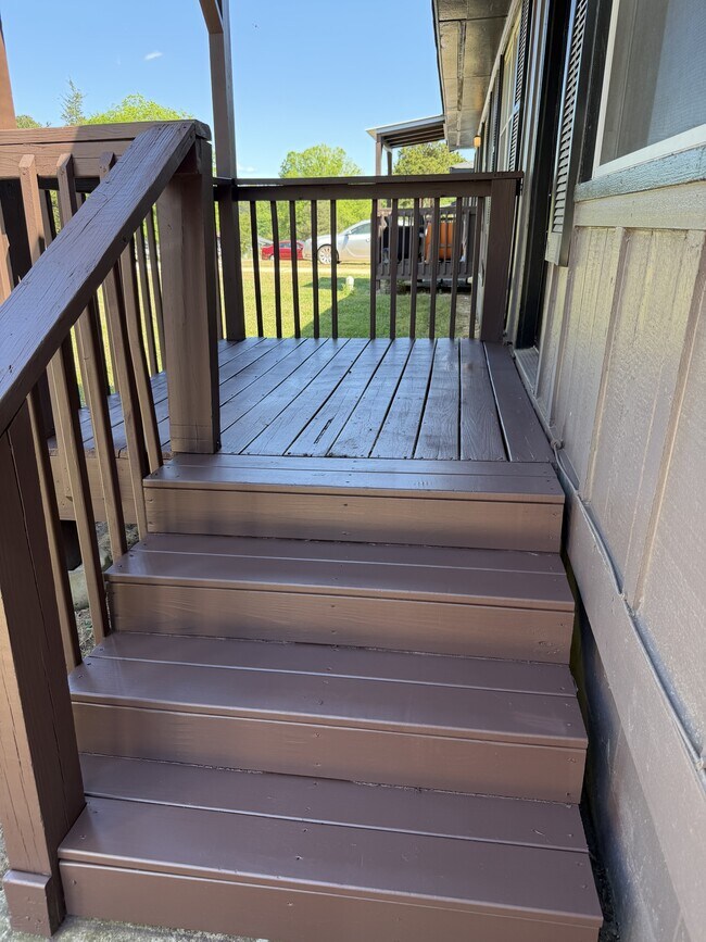 Building Photo - 657 Aubrey Dr