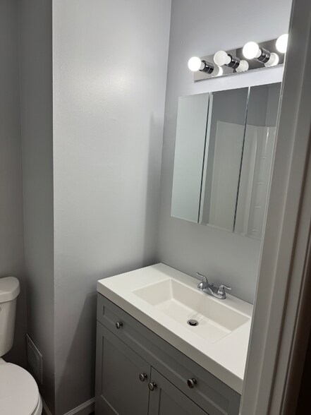 Building Photo - 74 Rickmar Ln