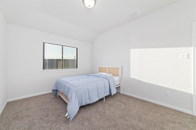Building Photo - 720 Lake Lacosta Dr