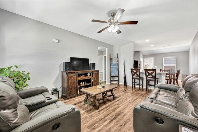 Building Photo - 716 NW 70th Ave