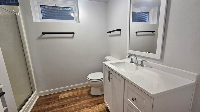 Building Photo - Amazing 4-Bedroom Retreat with 2 Full Baths and 2400 Sq Ft of Space in Minneapolis.