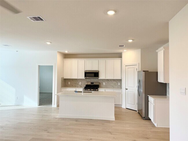 Building Photo - 30751 Wicklow Gdns Dr