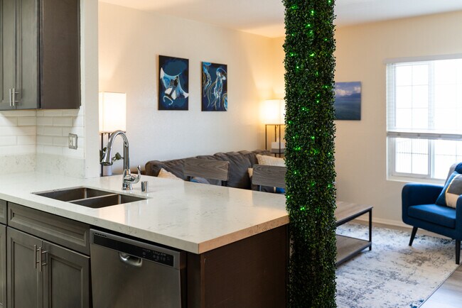 Building Photo - 4253 Central Ave