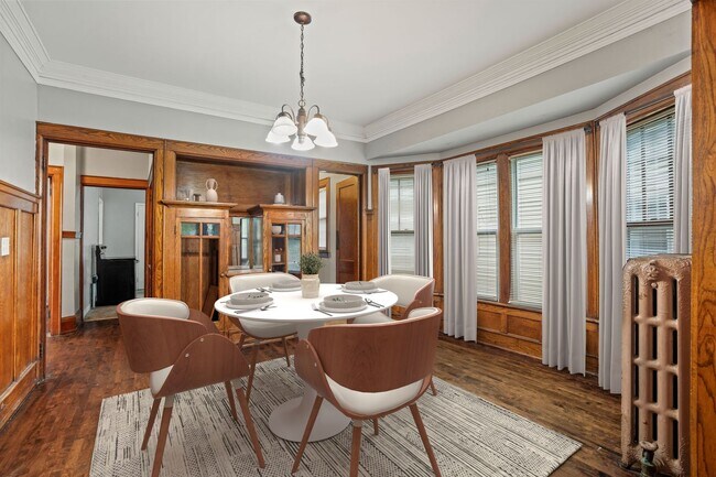 Building Photo - Murray Lower Flat