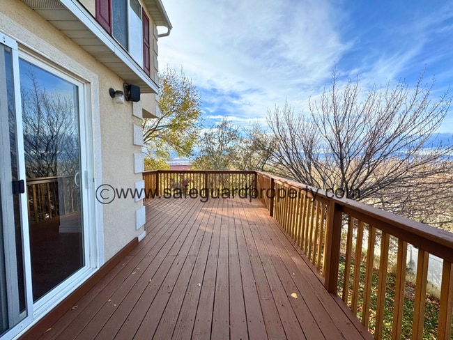 Building Photo - Amazing Draper Townhome with Mountain Views!