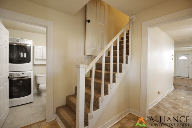 Building Photo - 321 Kearney St