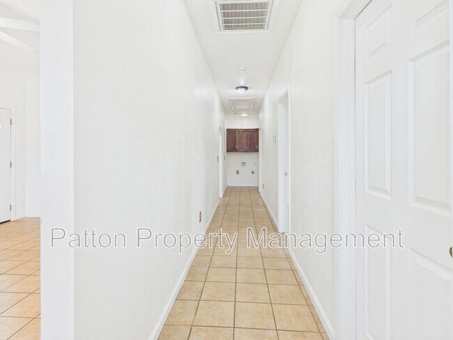 Building Photo - 745 N Aldredge St