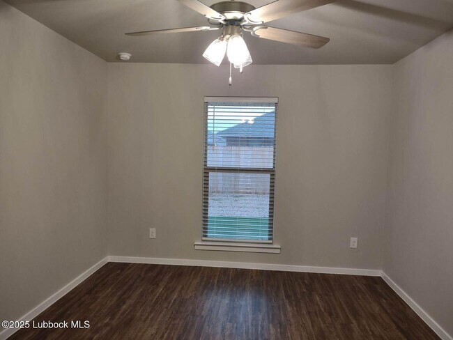 Building Photo - 2121 N Jayton Ave