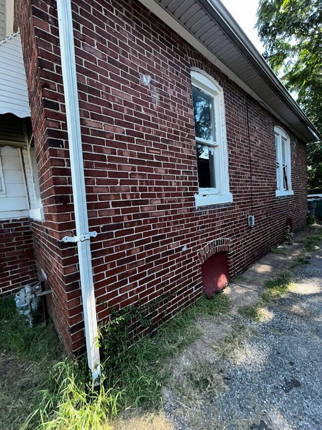 Building Photo - 556 Wimmer Pl