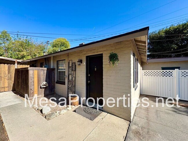 Building Photo - 1480 N Mills Ave