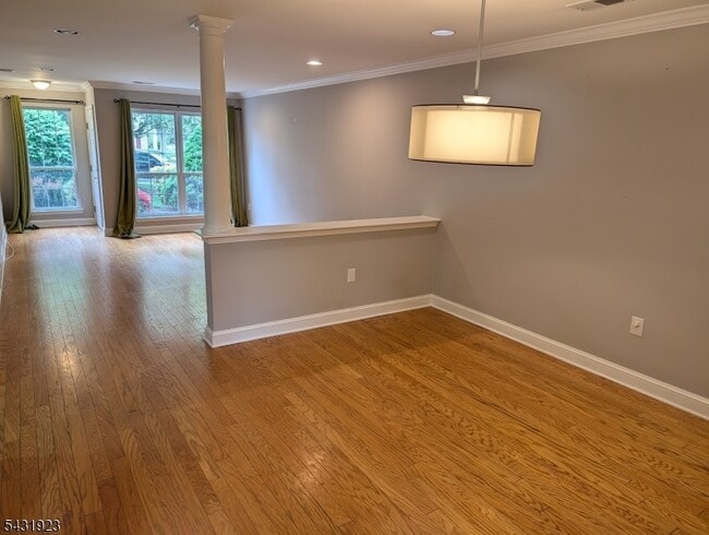 Building Photo - 18 Dorchester Dr