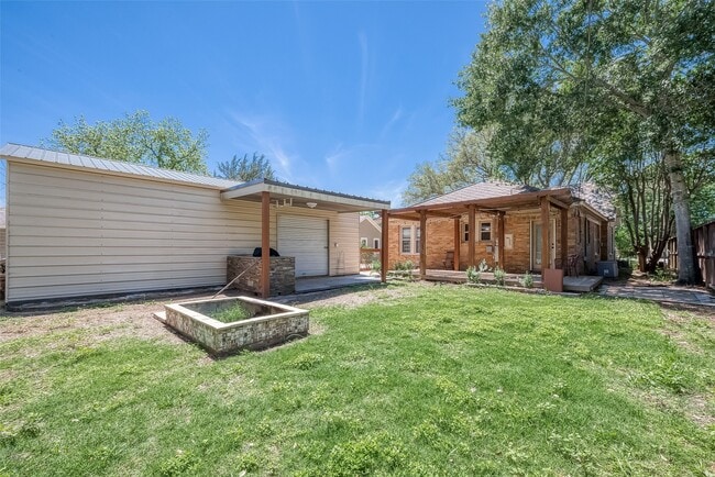 Building Photo - 1309 2nd St