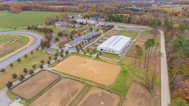 Building Photo - 52 Hill Rd