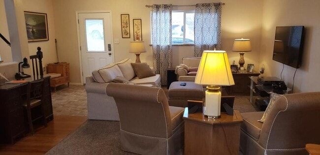 Building Photo - 1885 Upland Ave