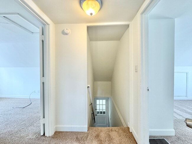 Building Photo - Updated 3 bedroom home convenient to 29