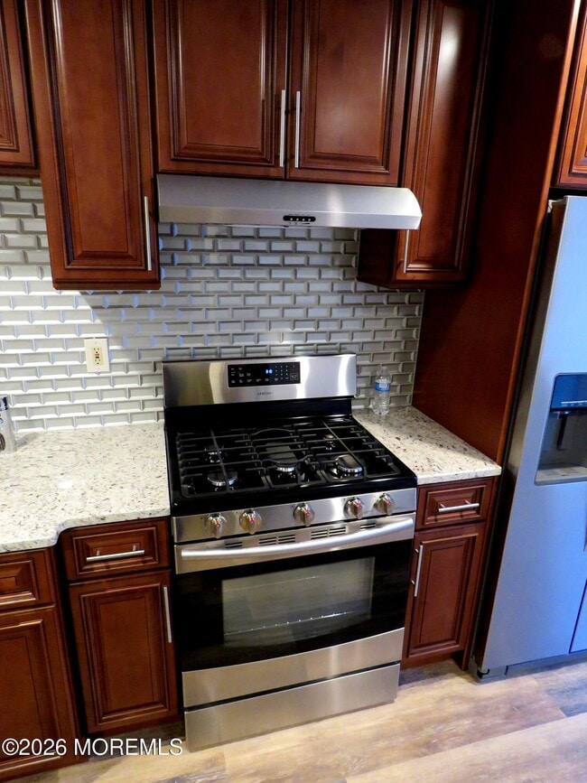 Building Photo - 273 Plum Dr