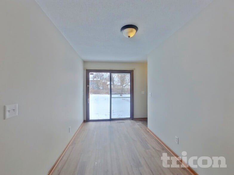 Building Photo - 1000 Concordia Ave