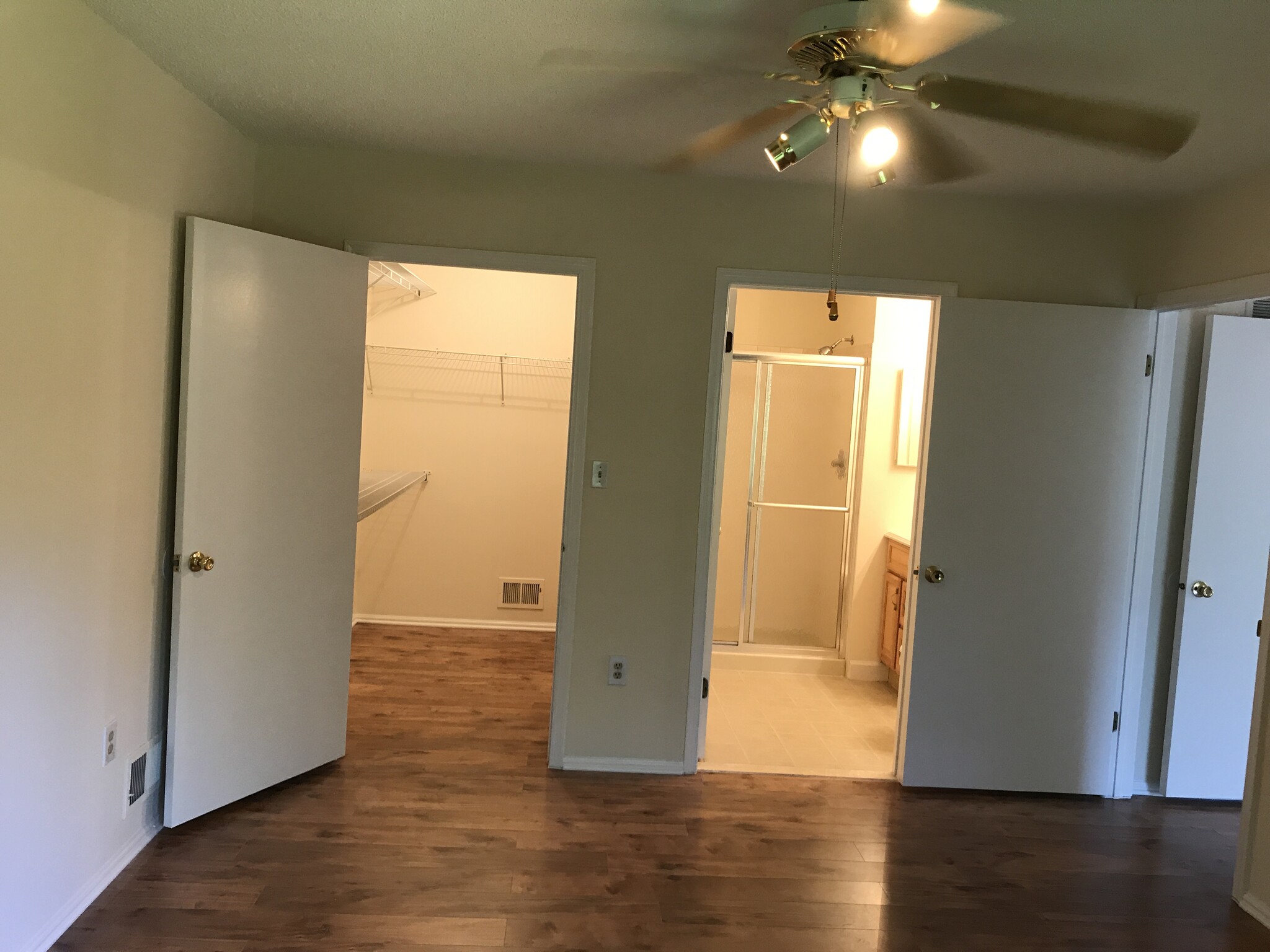MBR Walk in Closet, MBTH - 29 Amberly Ct