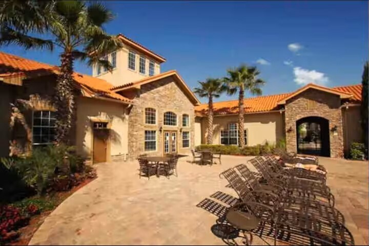 Building Photo - 8000 Tuscany Way