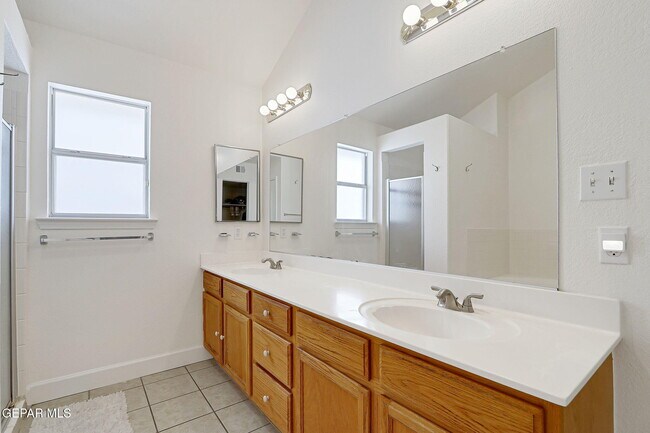 Building Photo - 7089 Luz De Espejo Dr