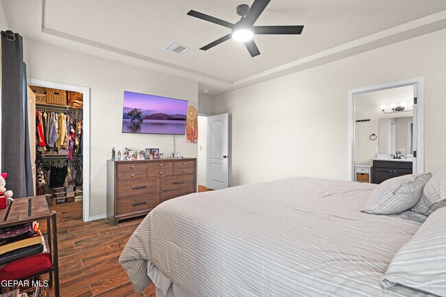 Building Photo - 12597 New Dawn Dr