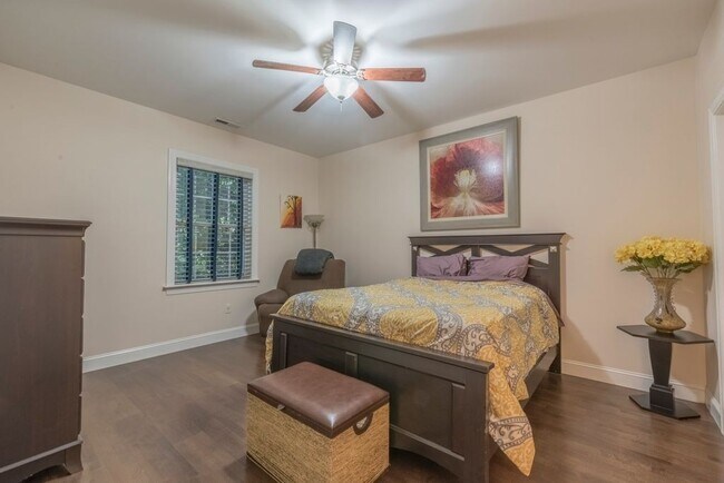 Building Photo - LOCATION! Beautiful East Asheville Home in...