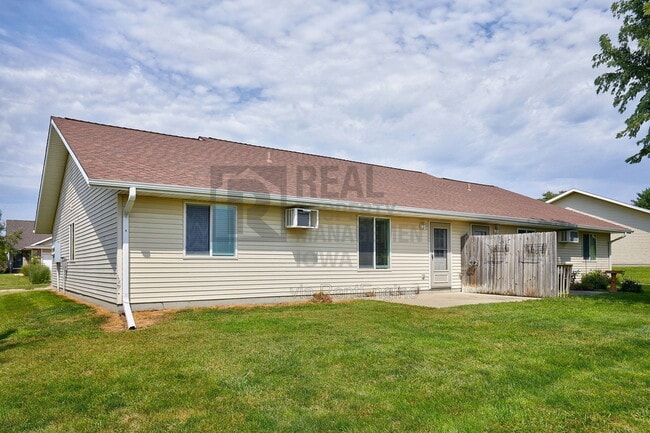 Building Photo - 2017 Vista View Dr