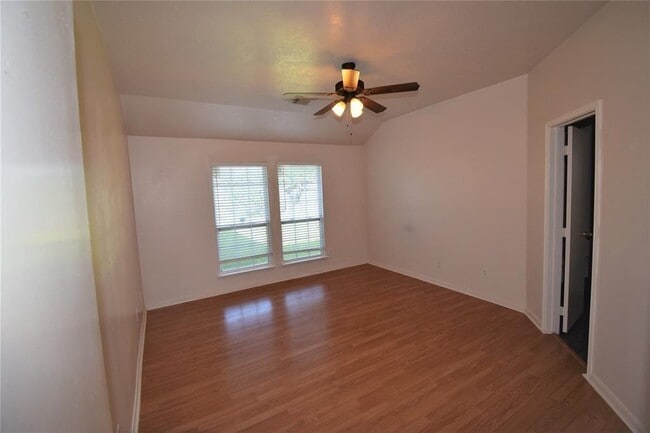 Building Photo - 15618 Lost Maples Dr
