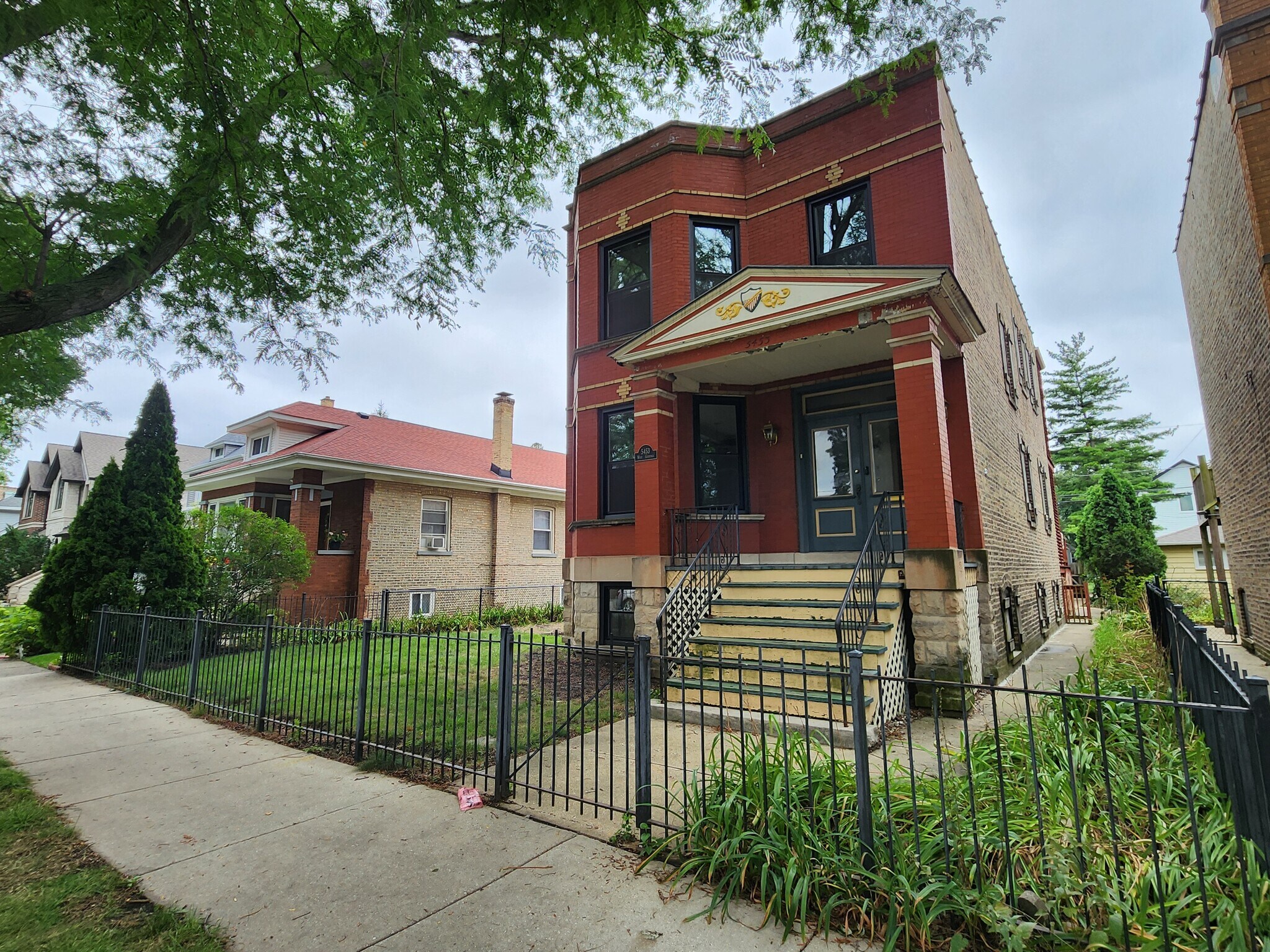 Building Photo - 5453 W Giddings St