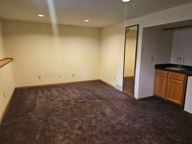 Building Photo - 7305 W Valley Ridge Dr