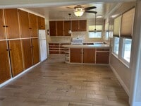 Building Photo - Wow, ready for move in, large updated home...