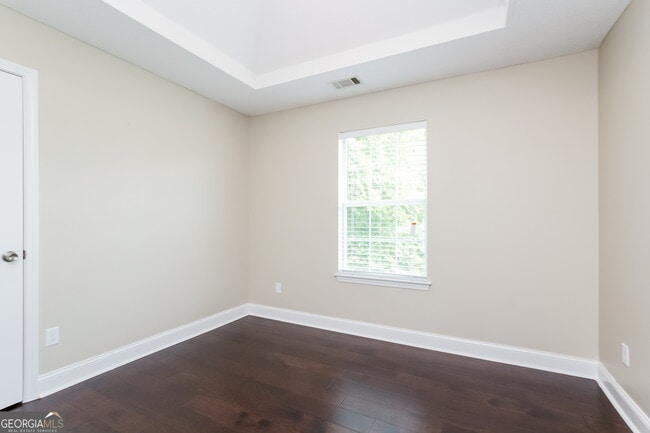 Building Photo - 6123 Lamp Post Pl