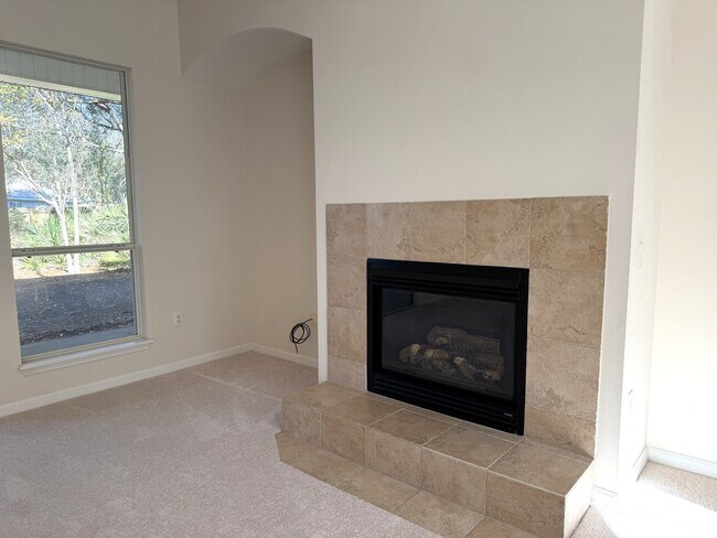 Building Photo - 96028 Long Is Pl