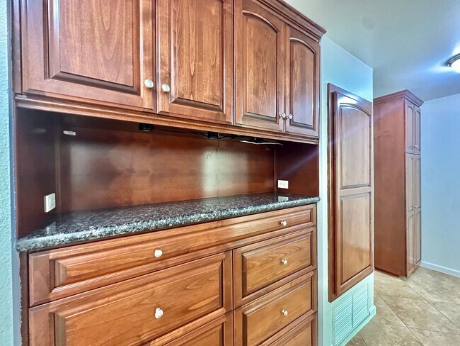 Building Photo - Renovated Entertainers Dream W/ Pool In Poway