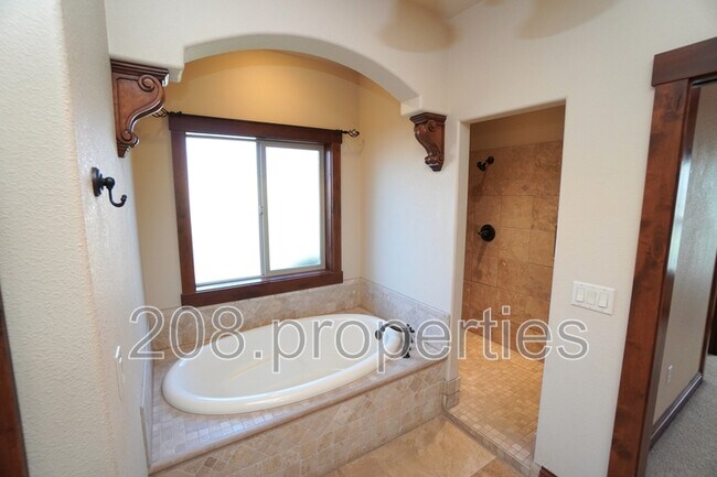 Building Photo - 1921 W Aspen Creek Dr