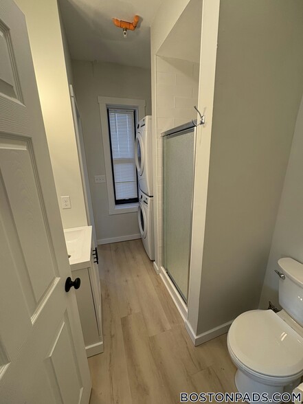 Building Photo - 28 Woodland St