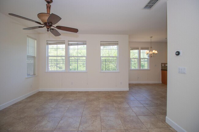 Building Photo - 6239 Newhaven Ln